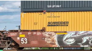 Schneider to shift eastern rail business to Norfolk Southern from CSX